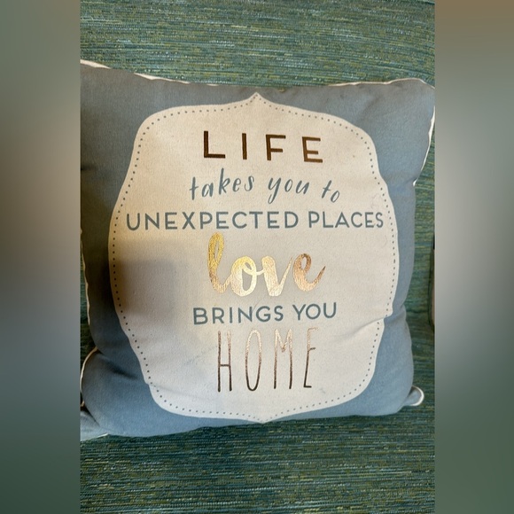 Decorative accent pillow colors blue tan white and gold - Picture 2 of 5